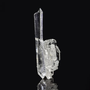 21 Carat Beautiful Top Quality Faden Quartz Specimen From Pakistan