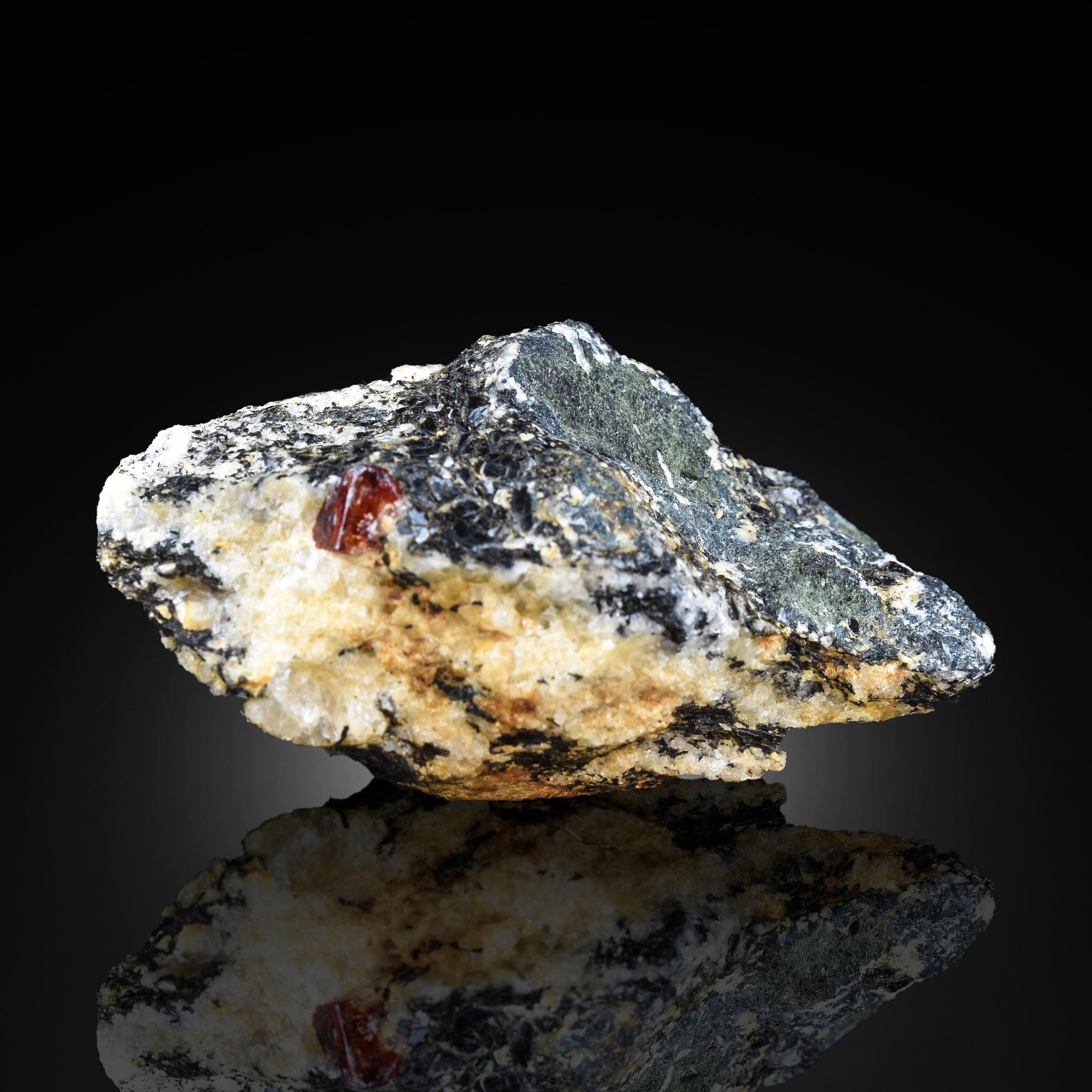 レッドジルコン標本：58グラム、パキスタン産 - Etsy 日本