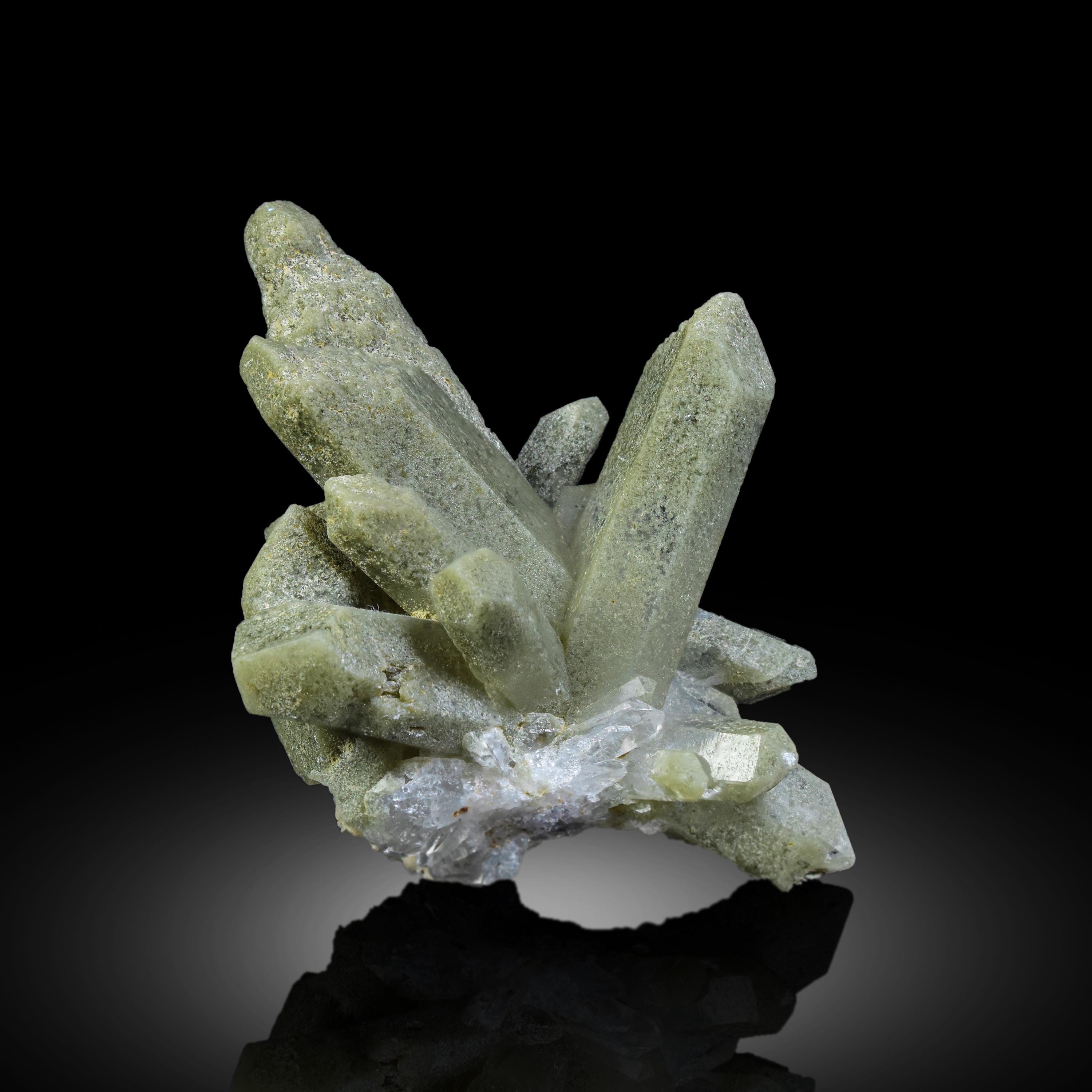 ジーン】純粋と浄化の象徴 天然水晶 巨大ハートカットオブジェ