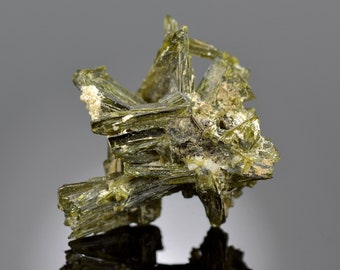 14 Carat Beautiful Epidote Specimen From Balochistan Pakistan