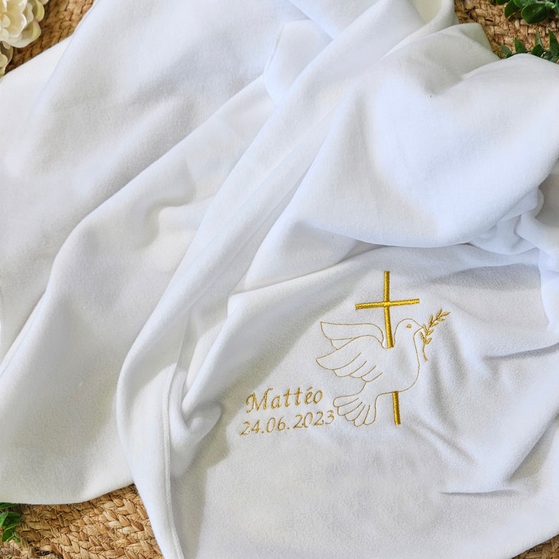 White baptism blanket Fleece embroidered CROSS AND DOVE and customizable Z-1 image 1