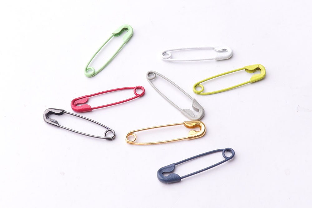 120 Pcs 19mm Safety Pins, Mini Safety Pins Metal Small Safety Pins for Art  Craft Sewing Jewelry Making (Pink) - Yahoo Shopping