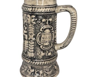Vintage alemán cerveza Stein medieval relieve taza de cerámica Bier Oder Wein crema negro