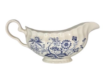 Salsera nórdica azul, fabricada en Inglaterra. Salsa con estampado floral de cebolla azul y blanco.