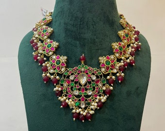 Lange ketting met vergulde Jadau Kundan met tempelwerk