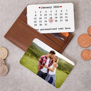 Carte portefeuille en métal avec photo personnalisée et date d'étape spéciale avec texte personnalisé | Cadeau d'anniversaire recto-verso | Noël, Saint-Valentin