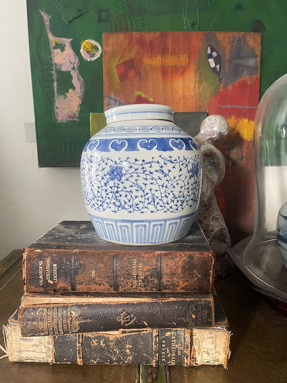 Vintage 1980s Blue and White Chinoiserie Ginger Jar
