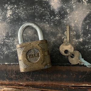 Vintage Brass Yale and Towne Lock with Keys