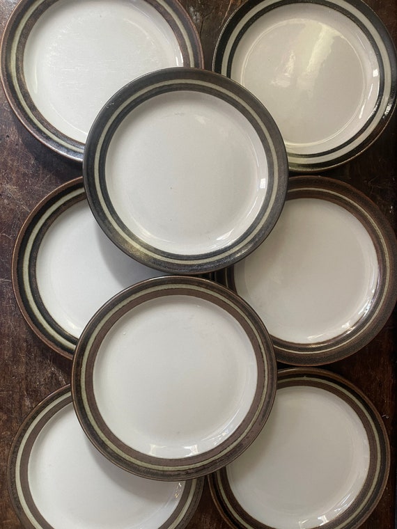 Set of Eight (8) Vintage Arabia Stoneware 7.75” Plates in Karelia Pattern