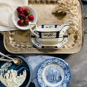 Englische Keramik Adams Lancaster Sauciere und Platte