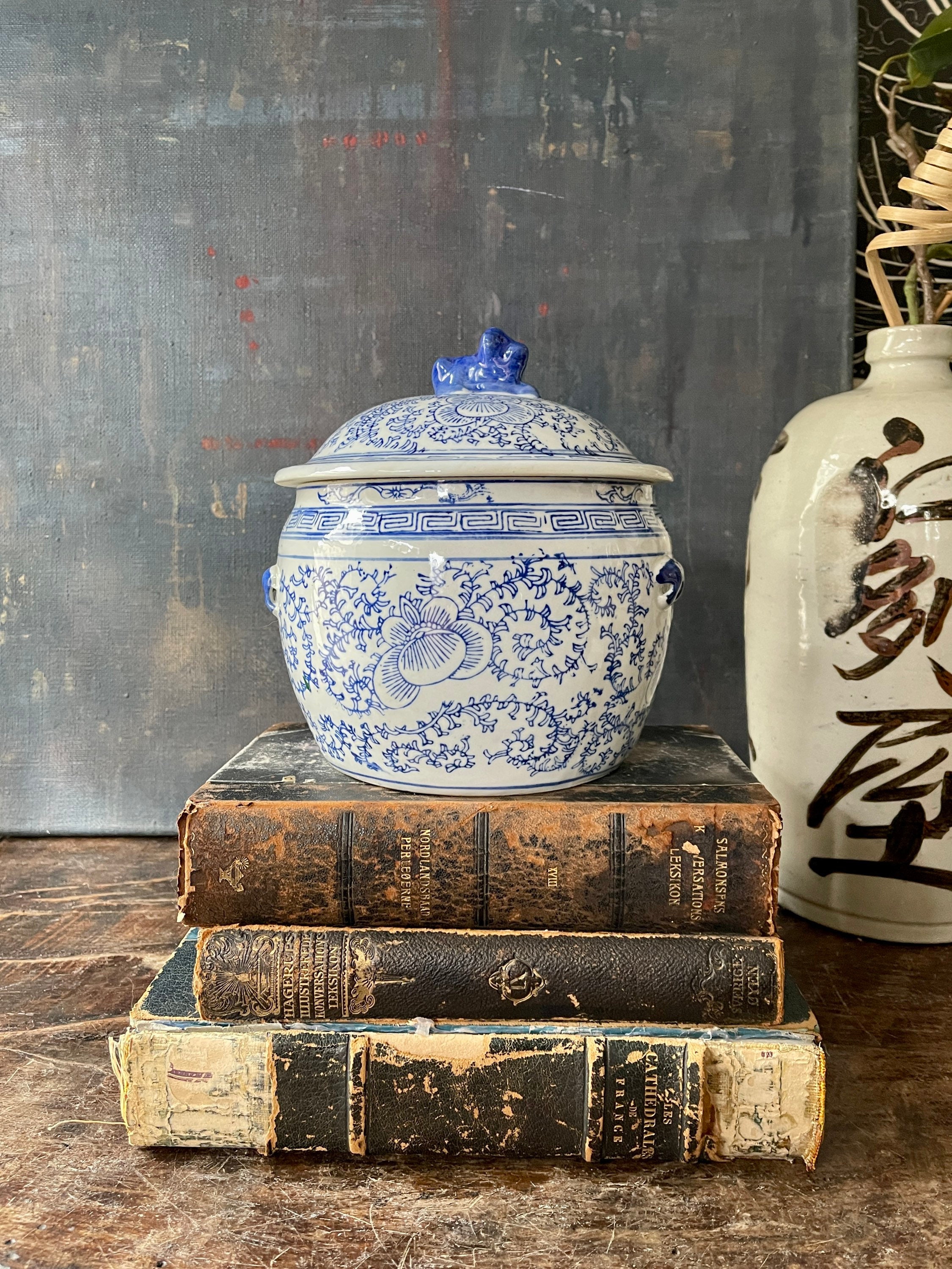 Stunning blue and white porcelain pet bowl (Large)