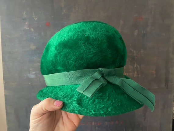 Vintage 1960s Emerald Green Austrian Cloche Hat
