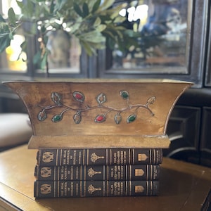 Antieke koperen Chinese plantenbak met edelstenen Globaal Aziatisch decor Chinoiserie juweel Schoorsteenmantel