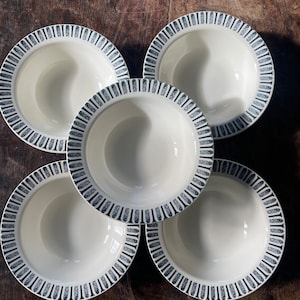 Set of Five (5) Black and White MCM Paul McCobb 7 1/8” Bowls