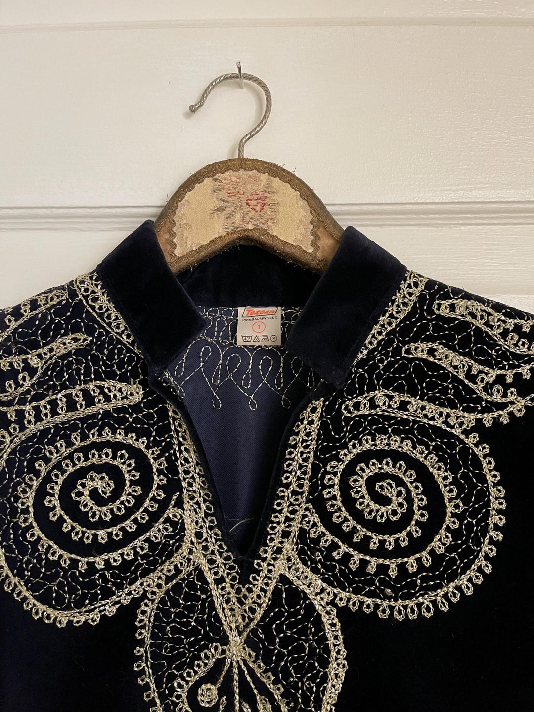 Vintage Navy Blue Velvet Turkish Dress with Gold Embroidery Vintage Navy Blue Velvet Turkish Dress with Gold Embroidery