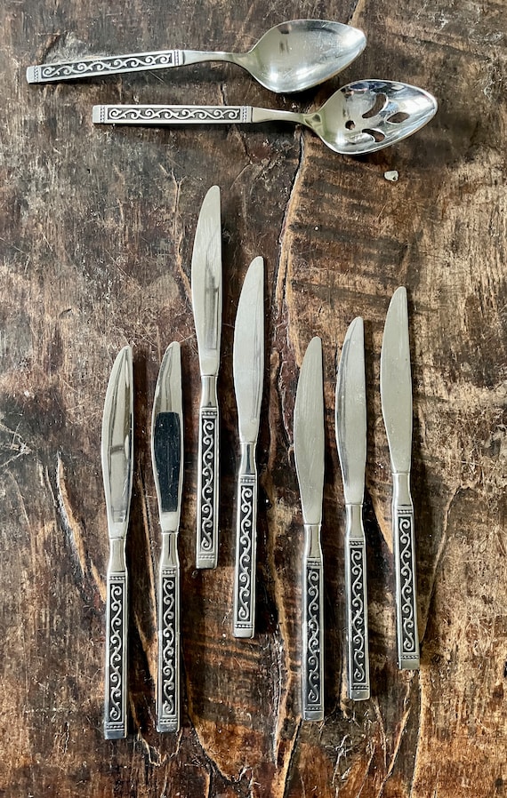 Vintage Oneida Spanish Court Flatware – Knives & Serving Spoons