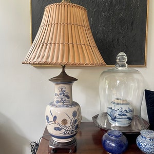 Vintage Blue and White Wildwood Asian Lamp