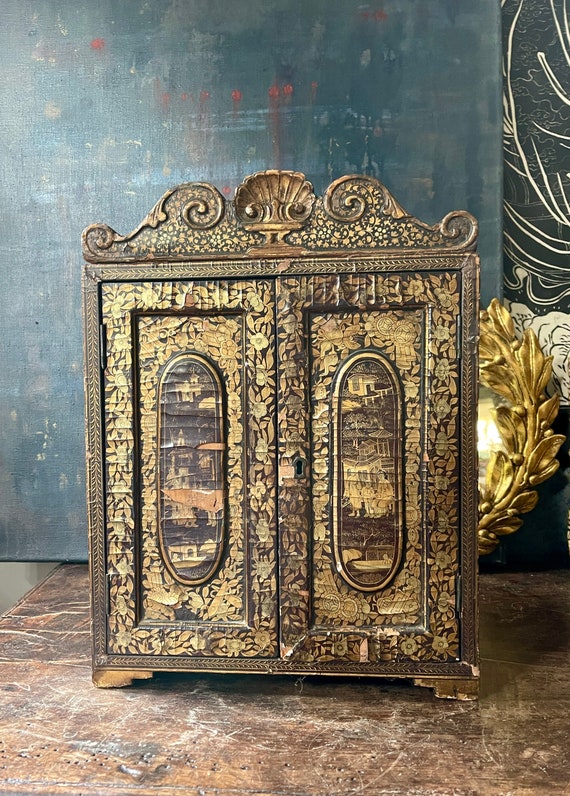Gilt Black Lacquer Chinese Export Jewellery Cabinet - Early 19thC Gilt Black Lacquer Chinese Export Jewellery Cabinet - Early 19thC