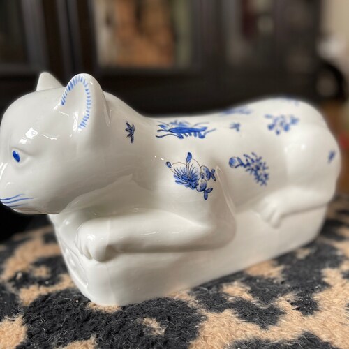 Shops Vintage Chinoiserie Blue and White Ceramic 14” Cat