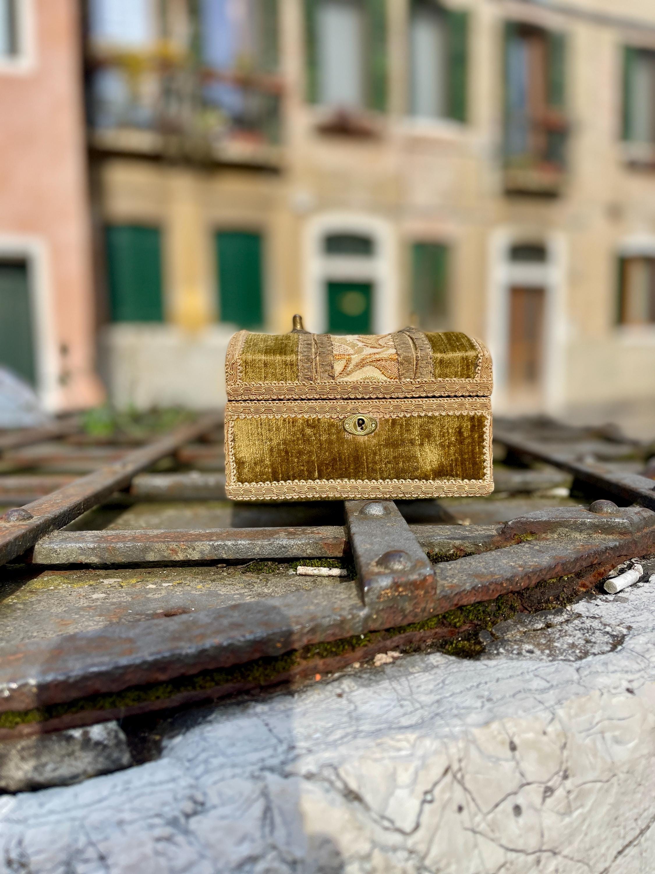 Vintage velvet box - Etsy 日本