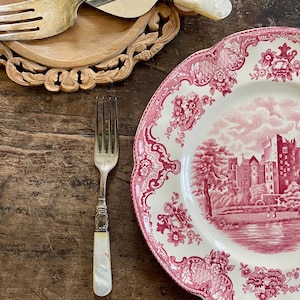 Set of Seven (7) Pink and White Johnson Brothers Transferware 10” Dinner Plates in Old Britain Castles