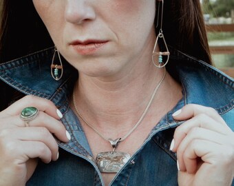 Running Horse Pendant {Mountain Scene, Long Tail}