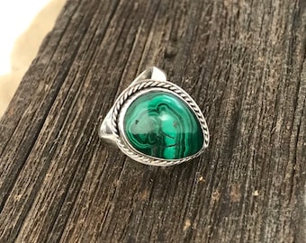 Teardrop Malachite Ring