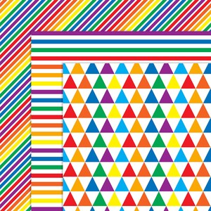 Pu&ograve; includere: Una collezione di carte decorate colorate. I disegni includono strisce diagonali nei colori dell'arcobaleno, strisce orizzontali e un motivo ripetuto di triangoli in vari colori. Le carte sono disposte in una composizione a strati.