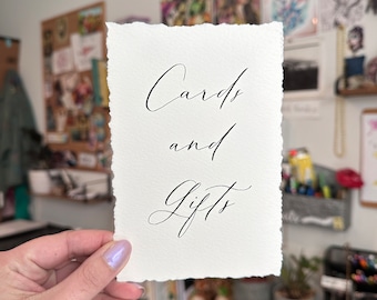 Letrero de tarjetas y regalos, papel desbarbado rasgado a mano, caligrafía personalizada