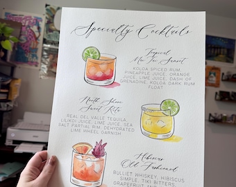 Menú de bebidas y bar personalizado con firmas en acuarela para bodas y eventos, menú de bar con caligrafía en pluma de punta fina, menú de bar en papel con bordes irregulares.