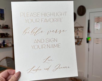 Letrero de libro de visitas con caligrafía hecha a mano, papel con bordes desbarbados
