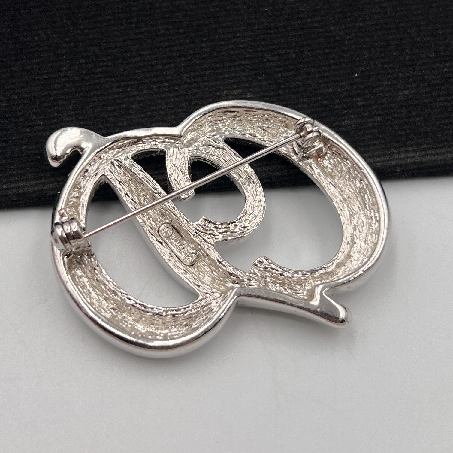 希少　ヴィンテージ　Christian Dior　CDロゴ　ブローチ Christian Dior(クリスチャンディオール) CD ICON ブローチCD