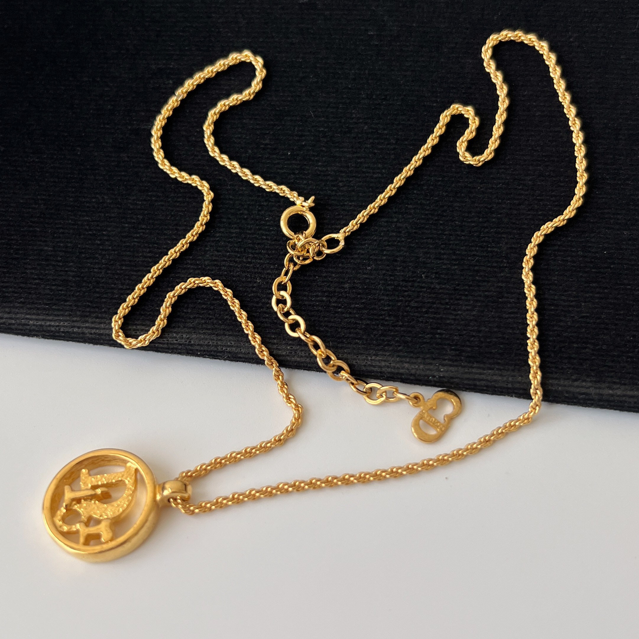 クリスチャン ディオール コイン ヴィンテージ ディオール ゴールド