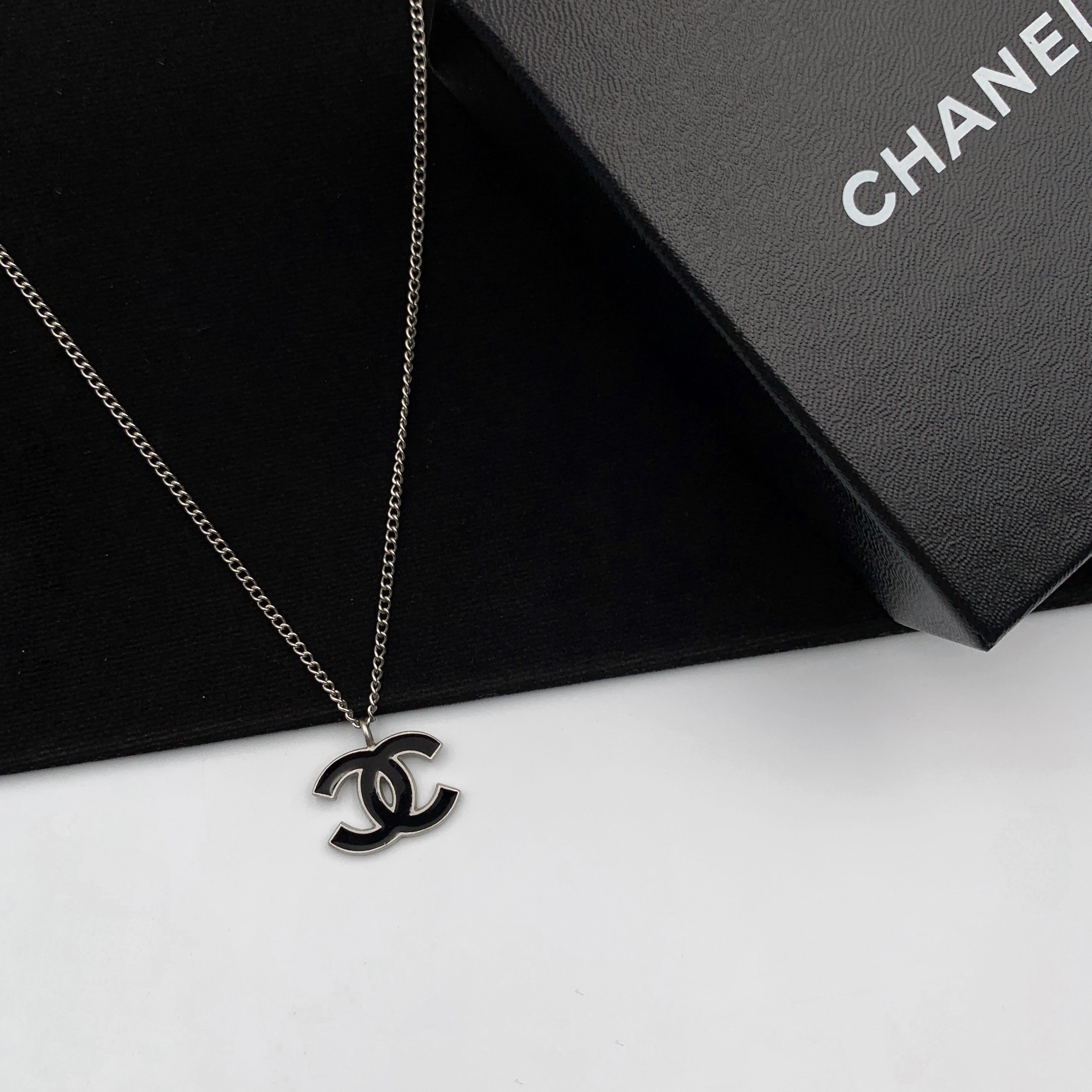 Cc necklace Chanel Green in Metal - 15136978