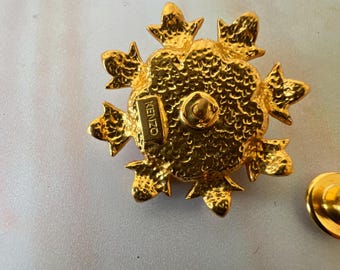 KENZO ケンゾー ブローチ 星 スターモチーフ ゴールドカラー全長5.9cm KENZO ケンゾー ブローチ 星 スターモチーフ ゴールドカラー全長5.9cm