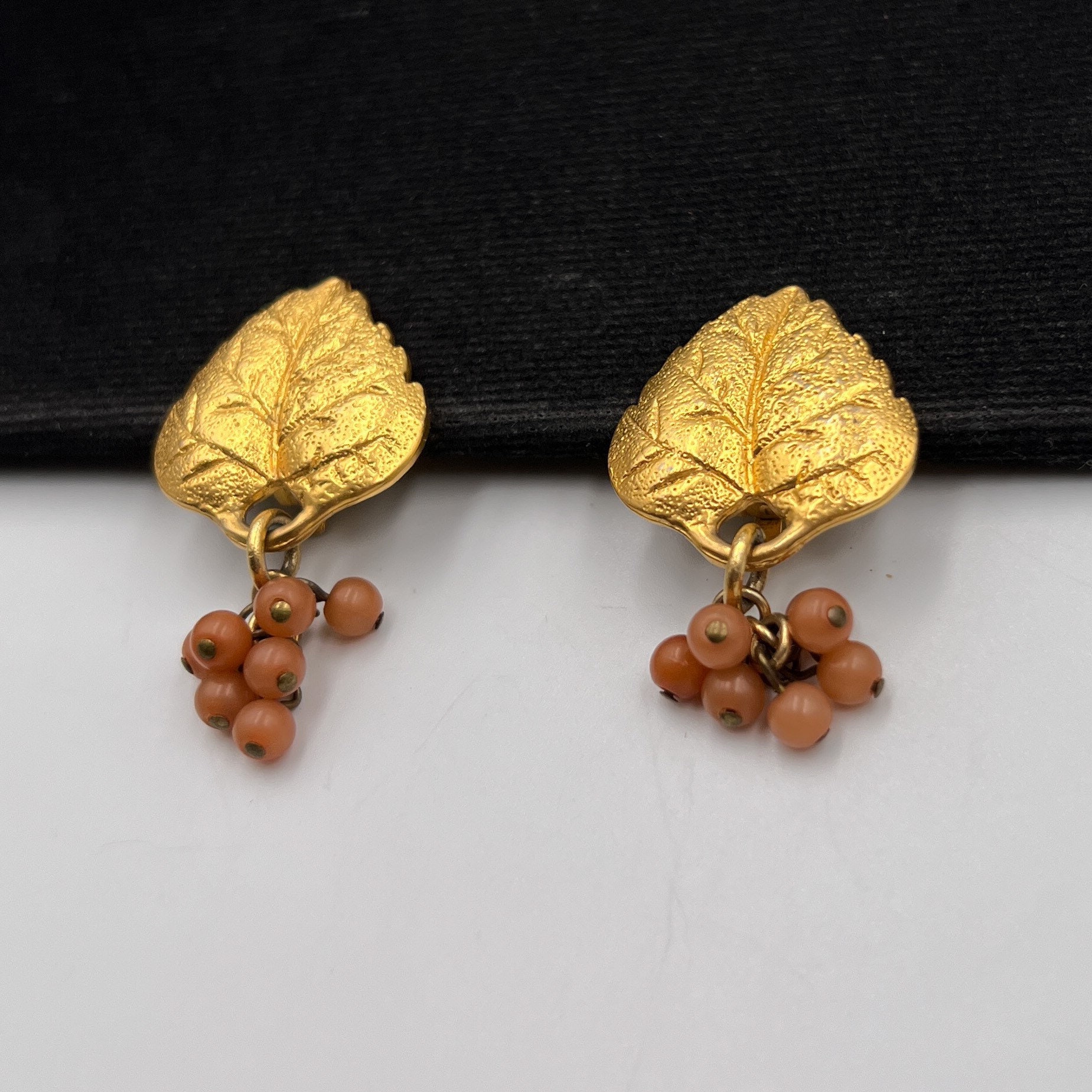 Boucles D'oreilles Clips Sonia Rykiel Vintage - Pendantes En Acier Doré (Occasion)
