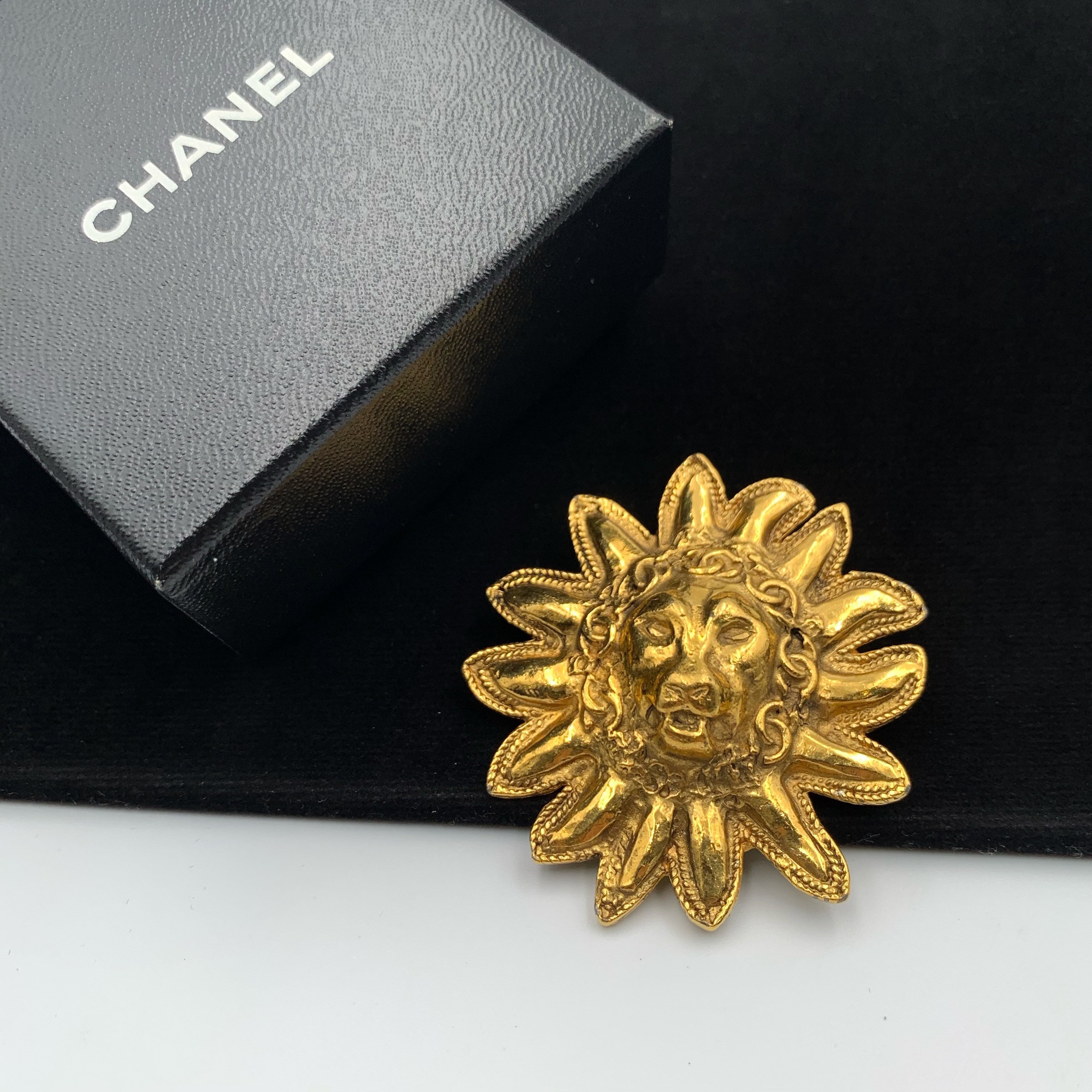 CHANEL Vintage Lion Head Brooch 