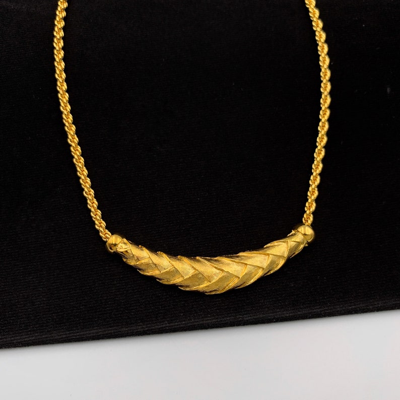 Christian Dior Vintage Gold Plated Pendant Chain Link Necklace 
