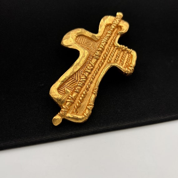 クリスチャン ラクロワ ヴィンテージ クロス ブローチとネックレス