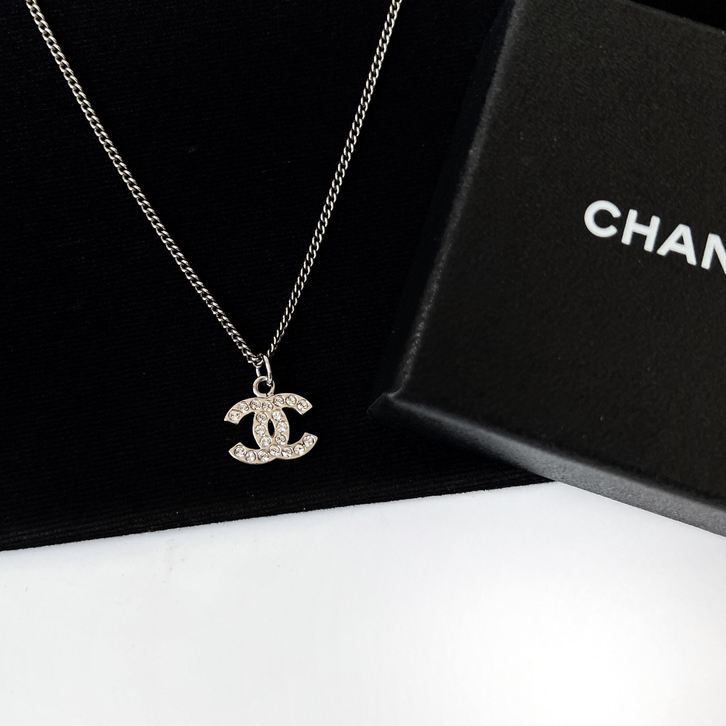 chanel necklace for women cc logo silver