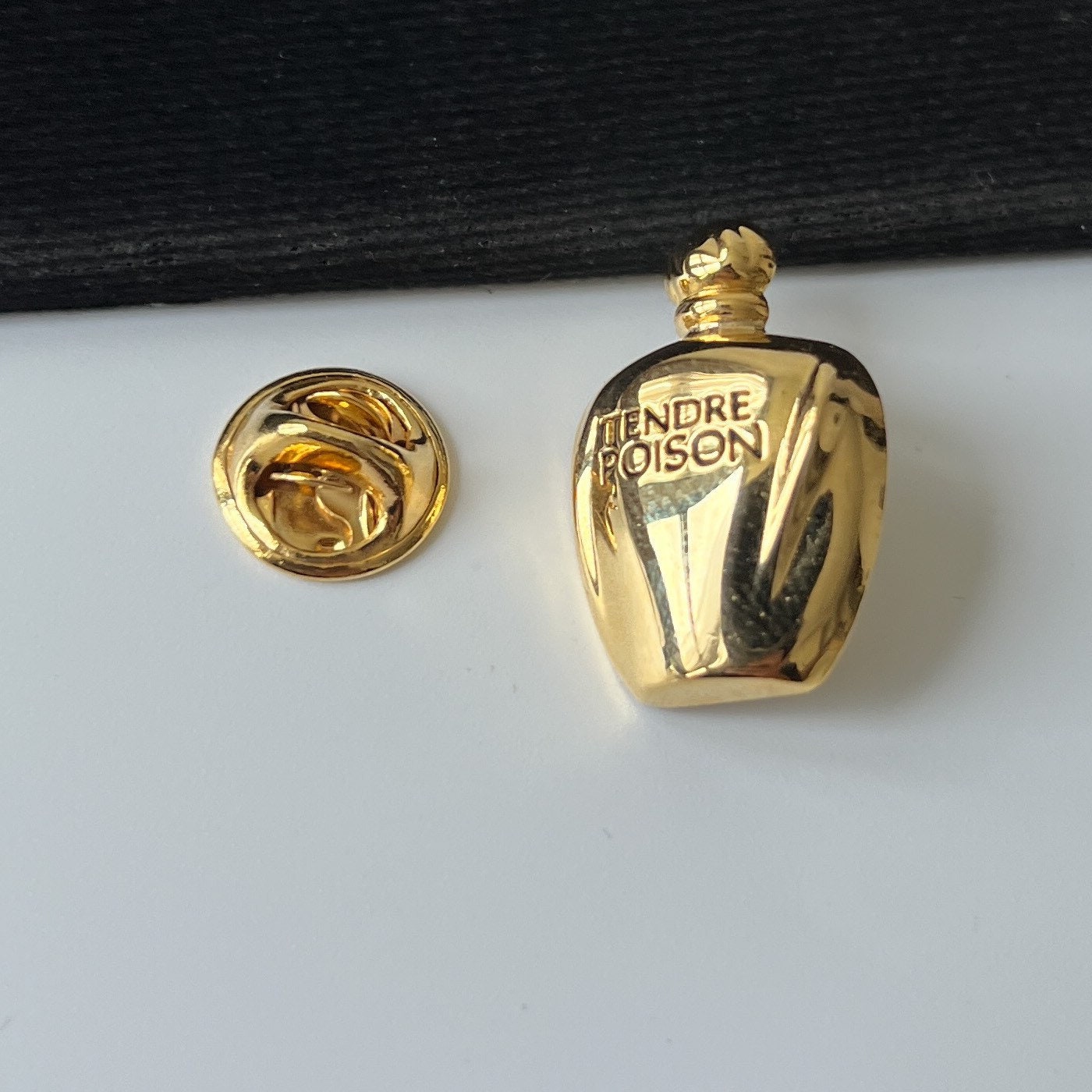 CHRISTIAN DIOR Vintage Tendre Poison Perfume Bottle Gold 