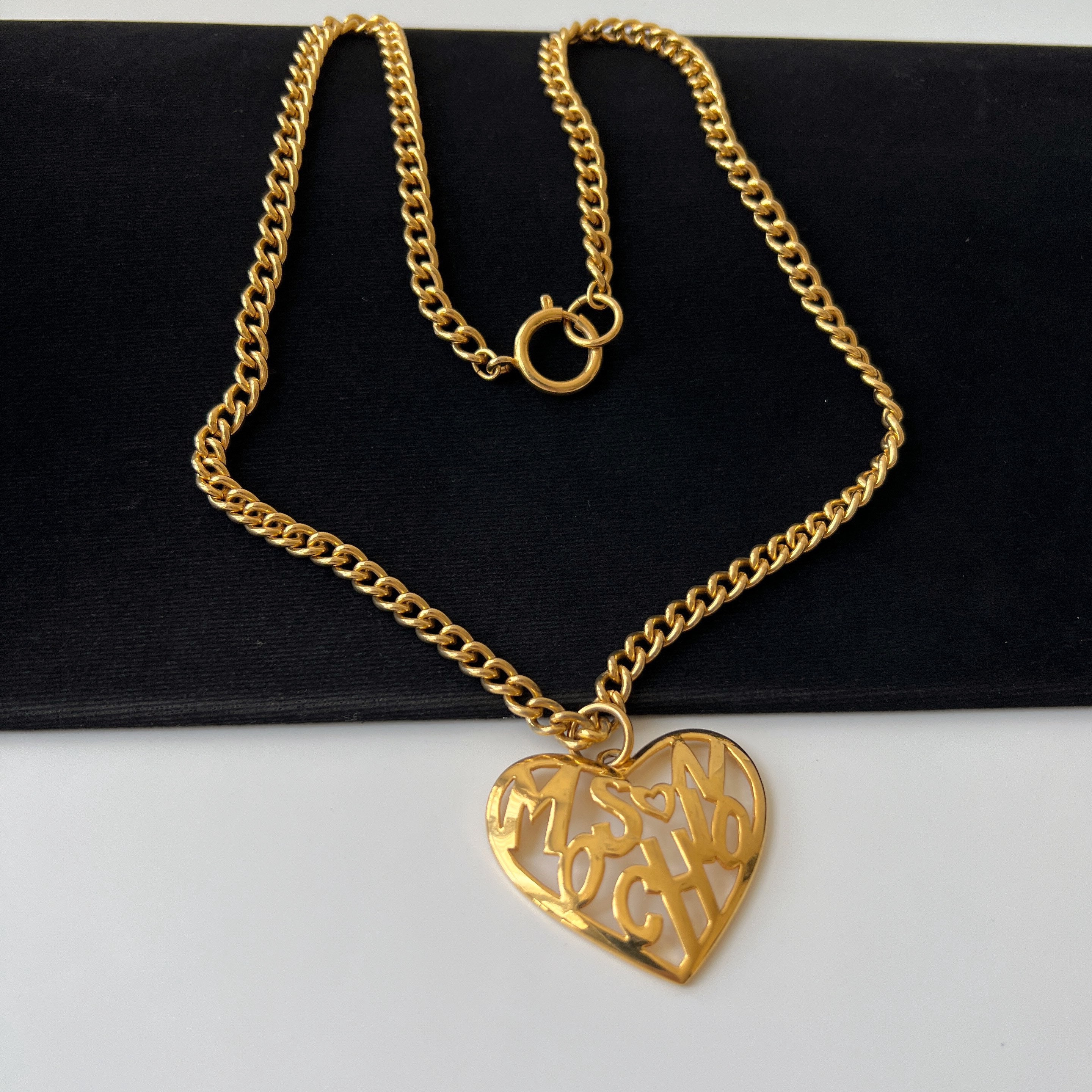 Moschino ハート型ペンダントネックレス vintage - メルカリ