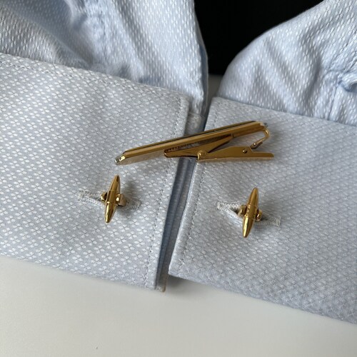 Shops BURBERRYS Vintage Tie Clip and Cufflinks Set