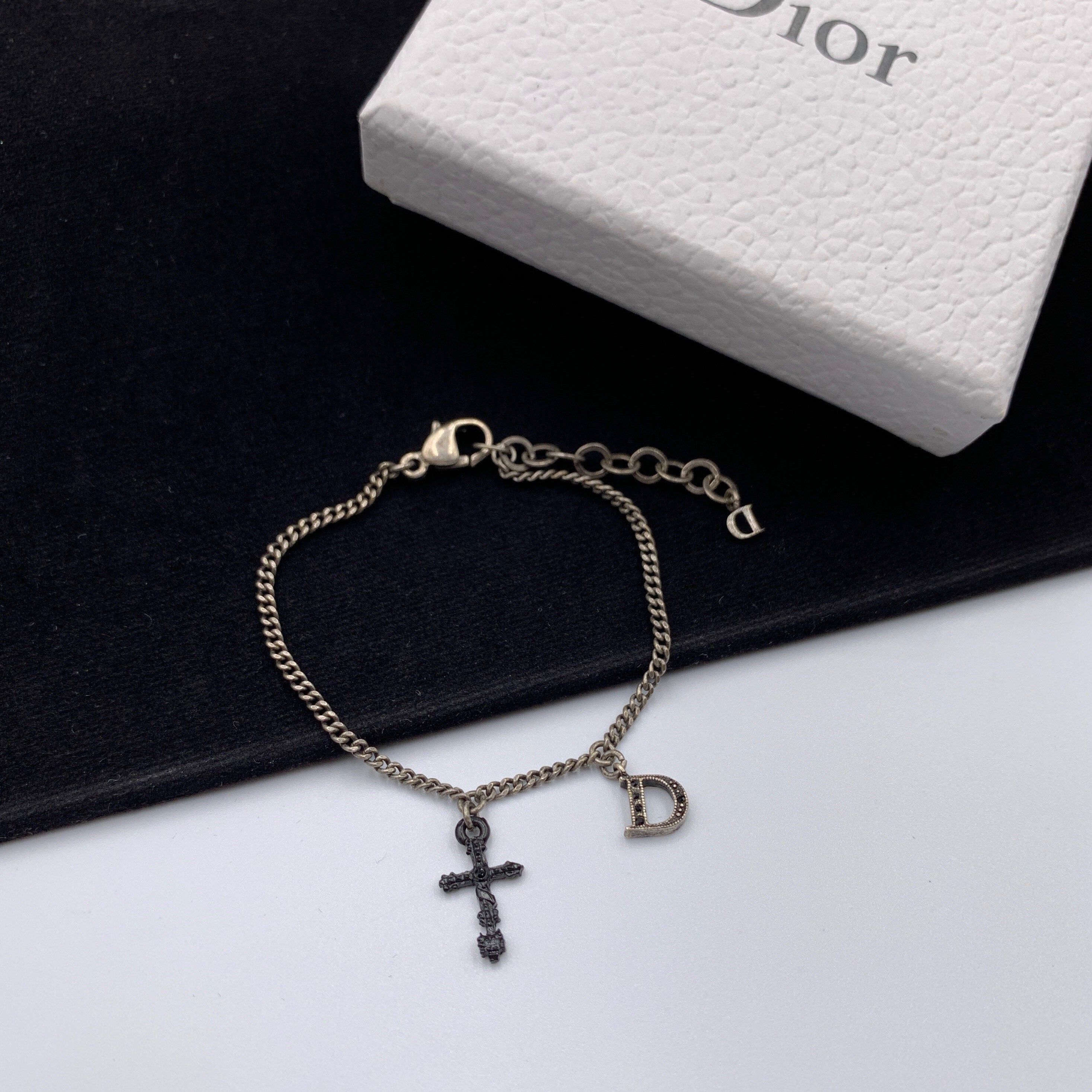 クリスチャン ディオール ゴシック クロス ブレスレット - Etsy 日本