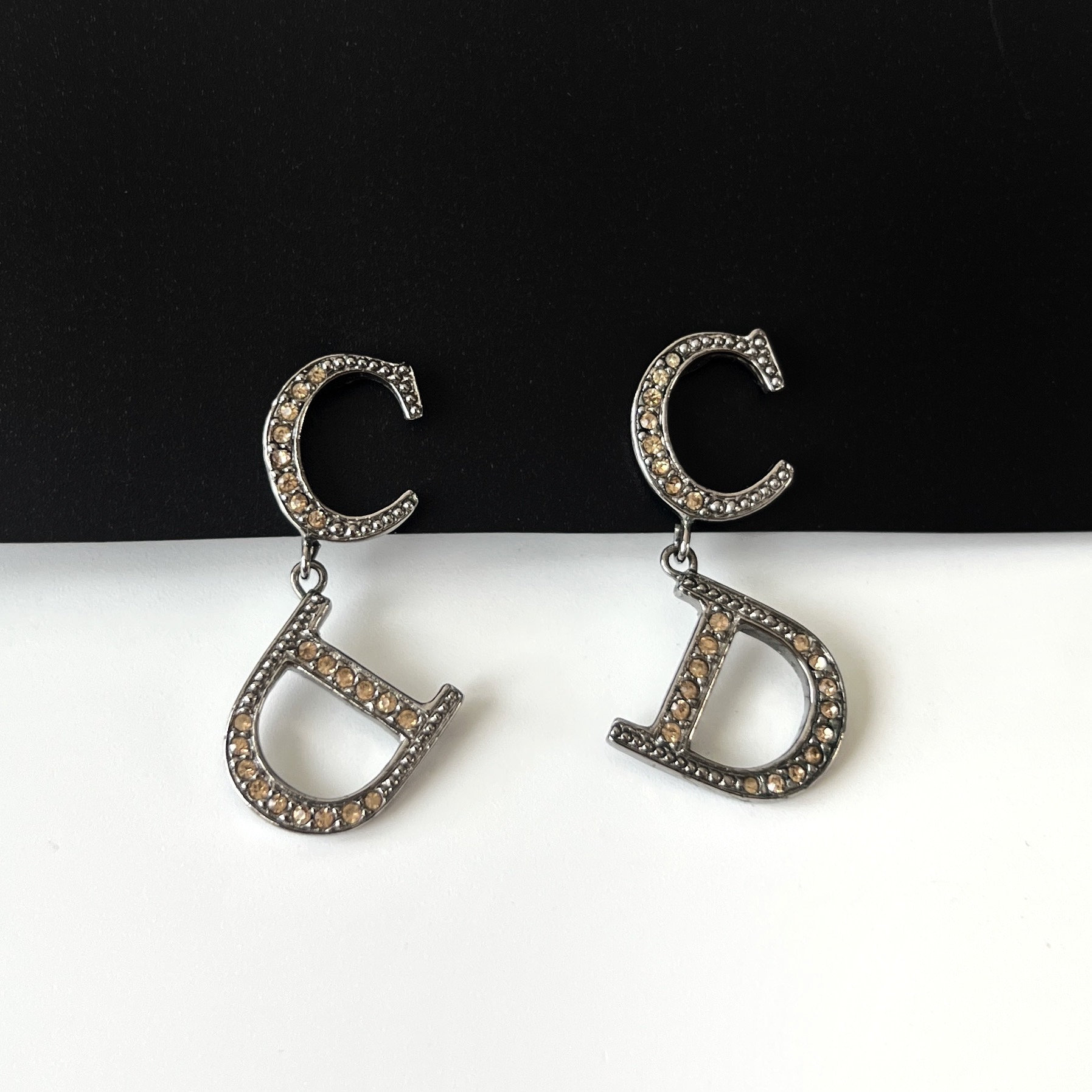 アクセサリー Christian Dior logo earrings Vintage CHRISTIAN DIOR * Vintage Gold Tone Logo Clip-on Earrings - Etsy