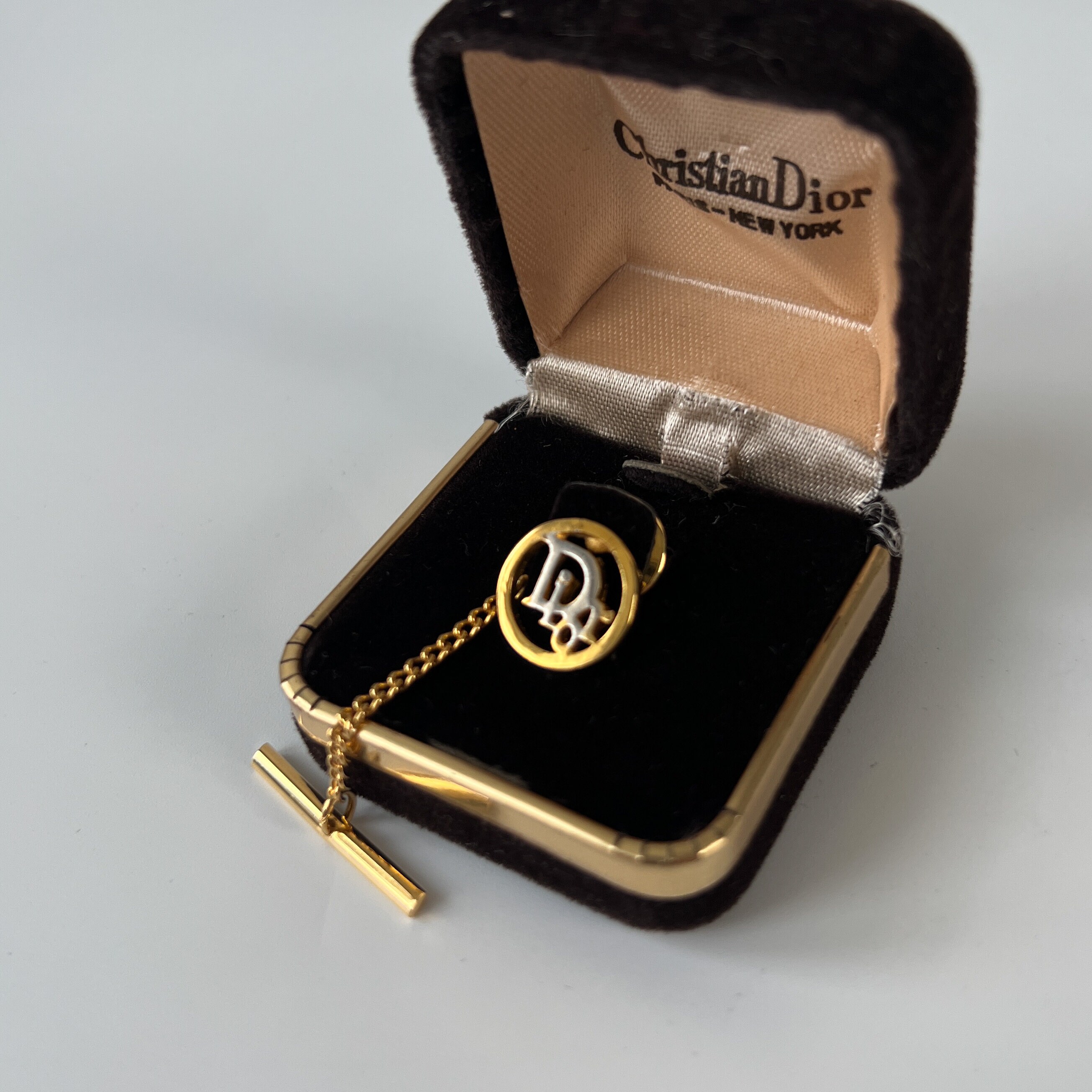Christian Dior ヴィンテージ ピンブローチ 箱付 タグ付 CHRISTIAN DIOR Vintage Dior Logo Pin - Etsy Canada