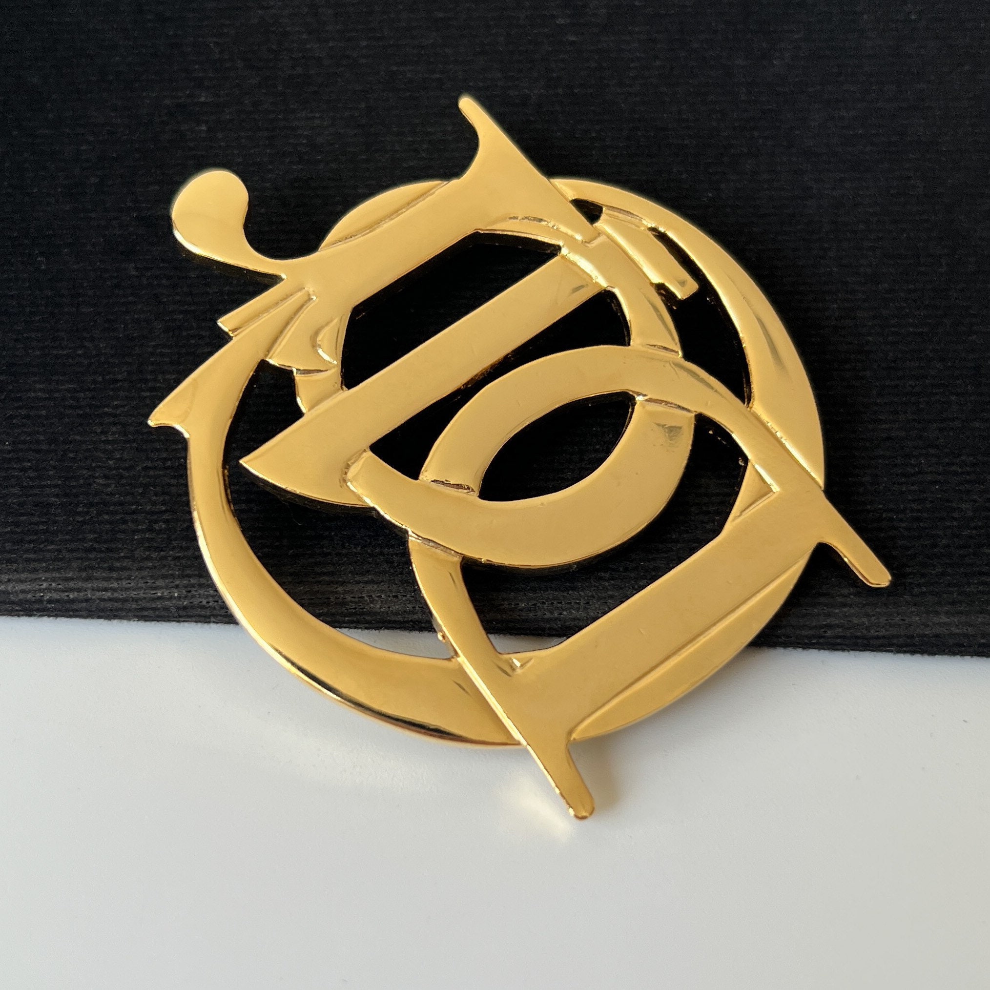 Christian Diorブローチ CHRISTIAN DIOR Vintage Dior Logo Brooch - Etsy
