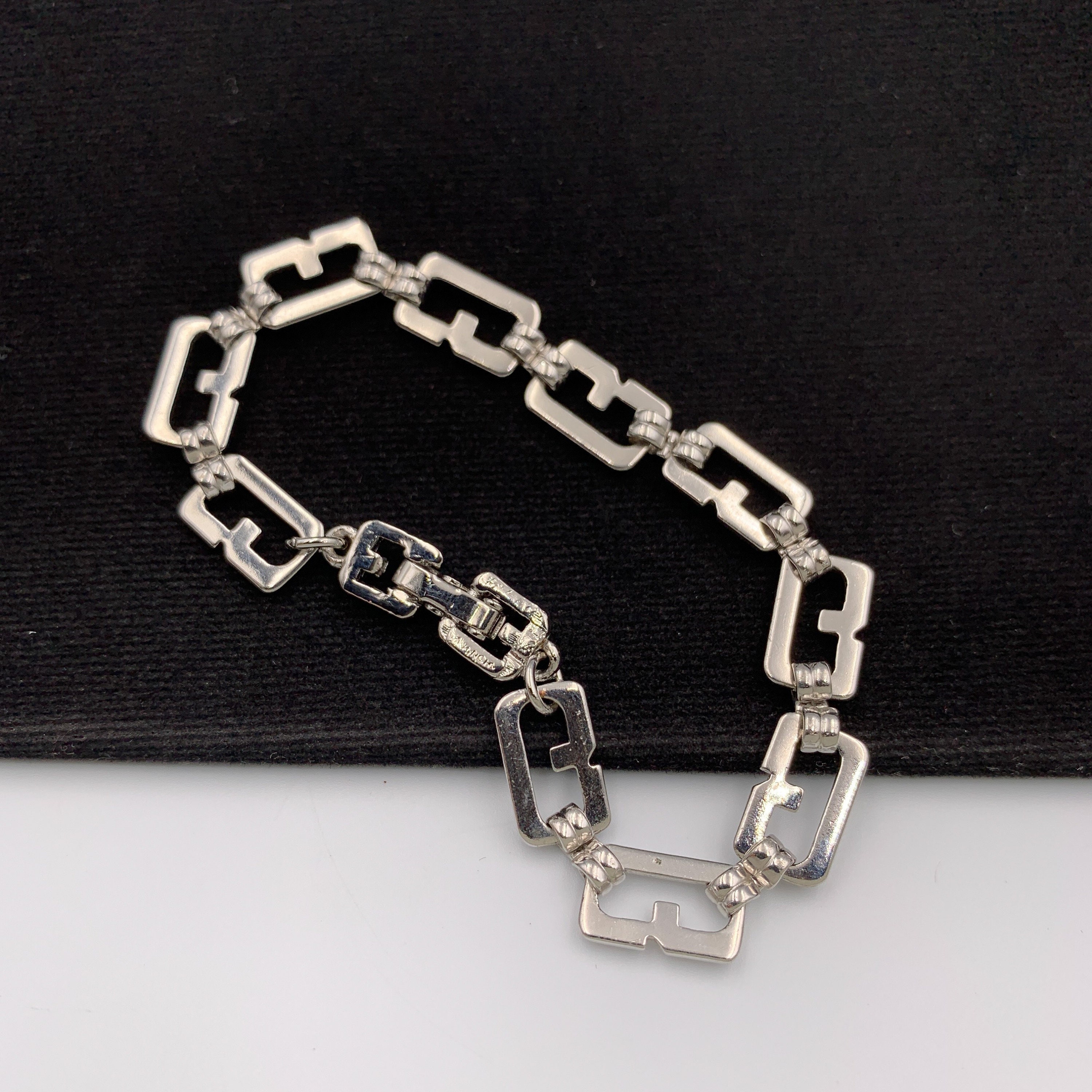 GIVENCHY Vintage G Chain Link Logo Bracelet - Etsy UK