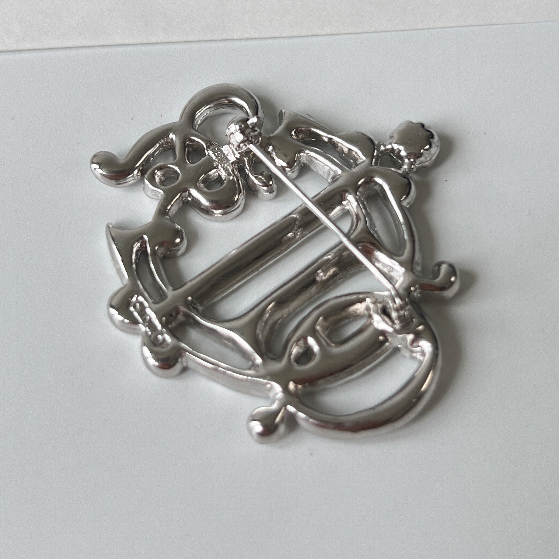 DIOR CD Icon ブローチ スターリングシルバー & クリスタル CD Icon Brooch Silver and White Crystals | DIOR