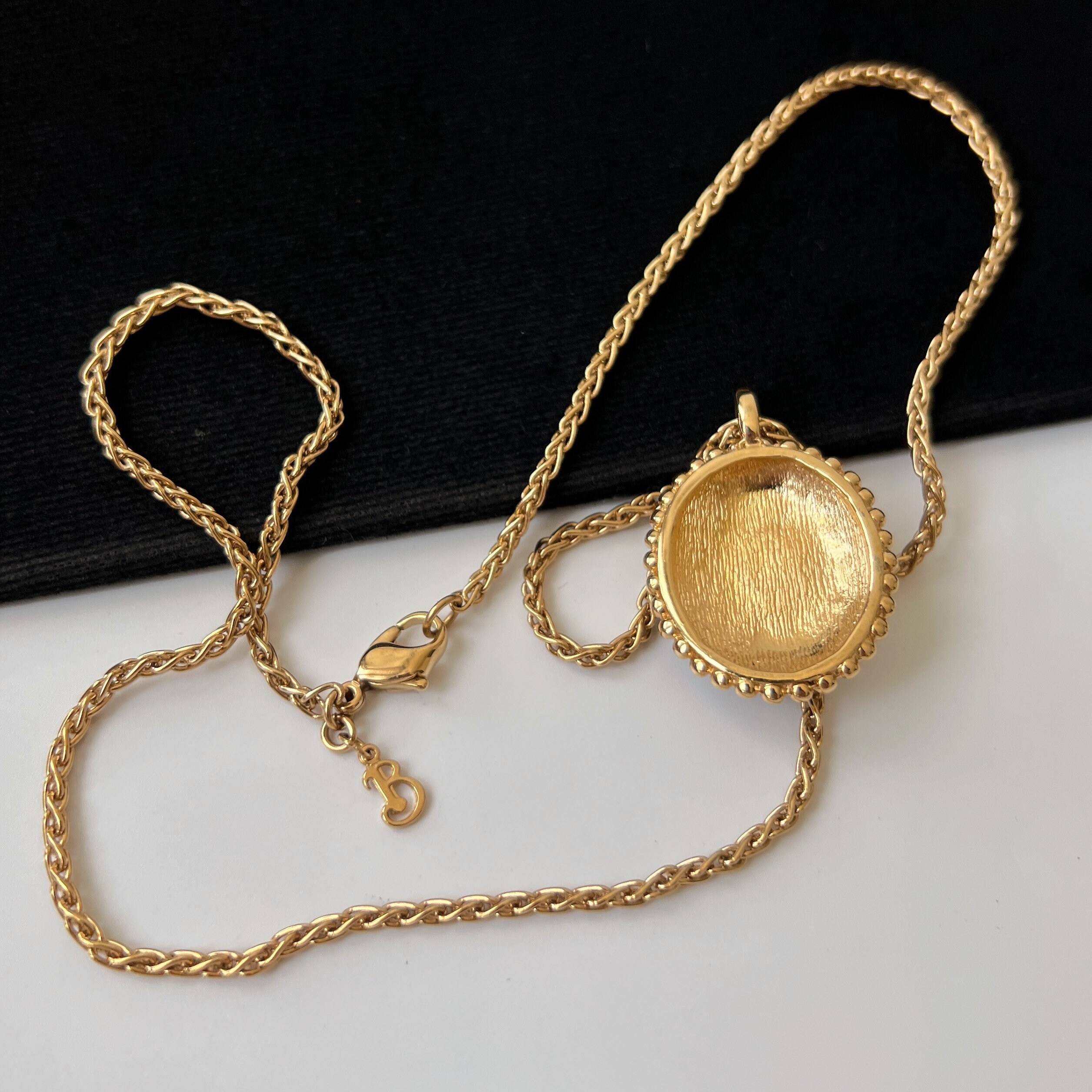 BURBERRYS Vintage Faux Pearl Enamel Oval Pendant Necklace - Etsy